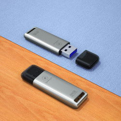 Dr. Phone-LUXWALLET FlashBlaze – USB 3.2 Flashdrive – 256GB – OTG – USB-Stick - Stootbestendig Design – Leessnelheid tot 110 Mbps€ 29,95€ 24,75Flashdrives