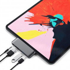 Dr. Phone-DrPhone Pro Hub - Mobiele USB-C Hub met 4K HDMI, 3.5mm Aux Female Hoofdtelefoon Jack + USB 3.0 - iPad Pro / Surface Tablet€ 27,95€ 23,10DrPhoneHub / Adapter8720118739525